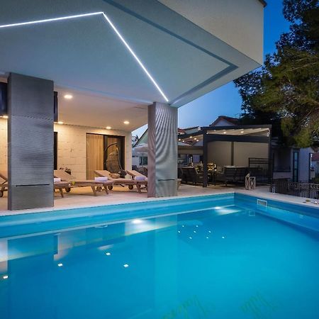 Beach Villa Valentina Трогир Екстериор снимка